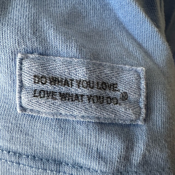 Life Is Good Crusher Women’s Ling Sleeve Blue top With Floral Design. Medium - Picture 8 of 8